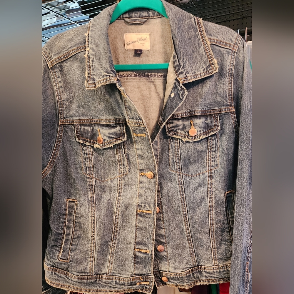 Universal Threads Distressed By Design Denim Jack… - image 1